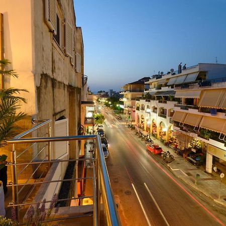 Fiorela'S Casa- A Stylish Loft Apartment In The Heart Of Preveza Bagian luar foto