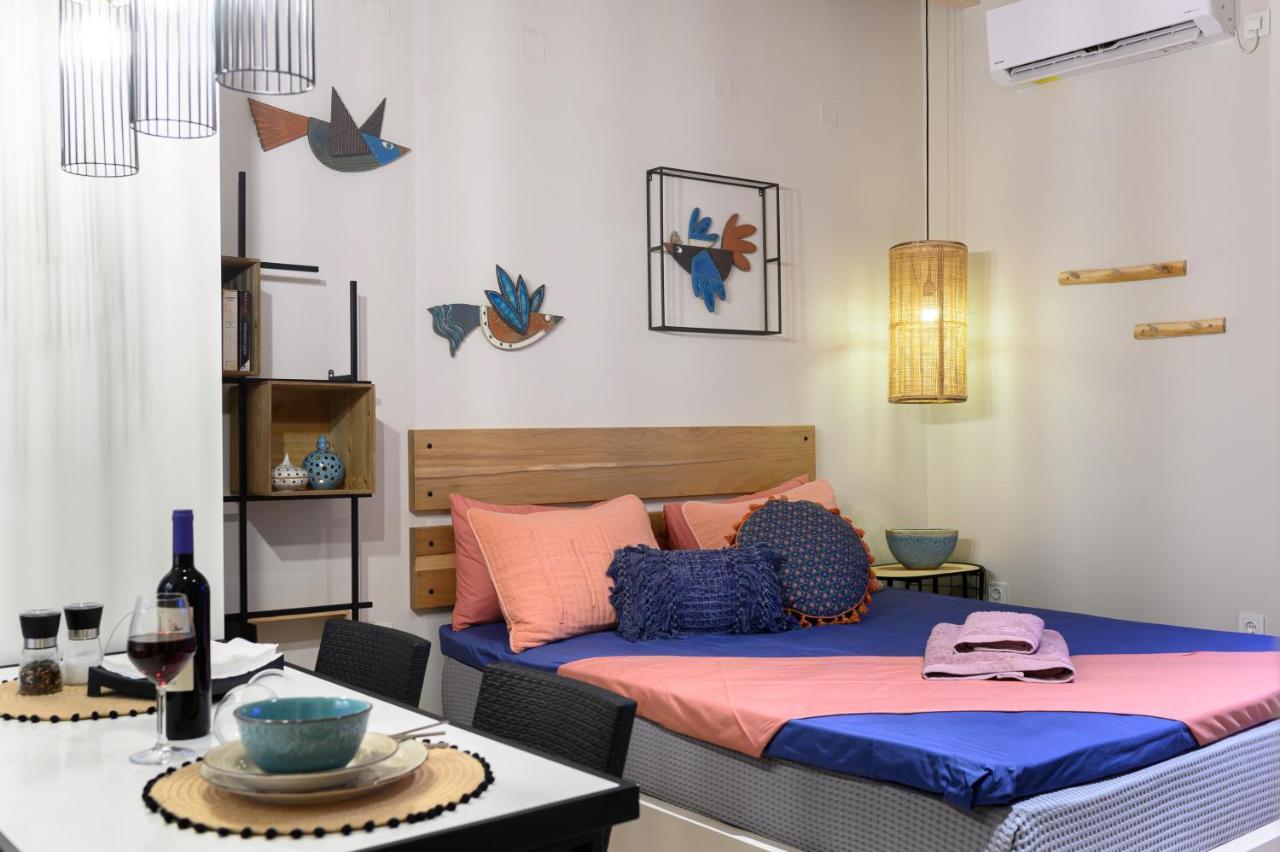 Fiorela'S Casa- A Stylish Loft Apartment In The Heart Of Preveza Bagian luar foto